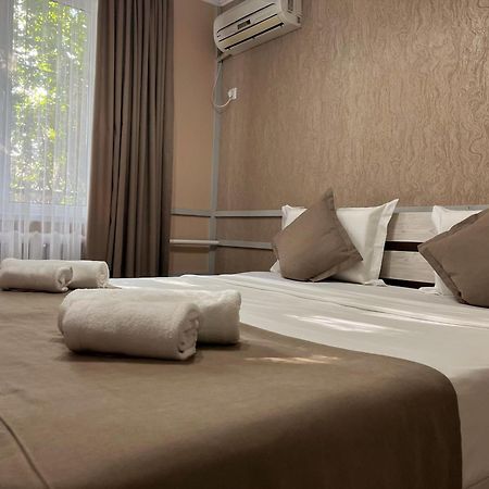 Kausar Hotel Bishkek Ngoại thất bức ảnh