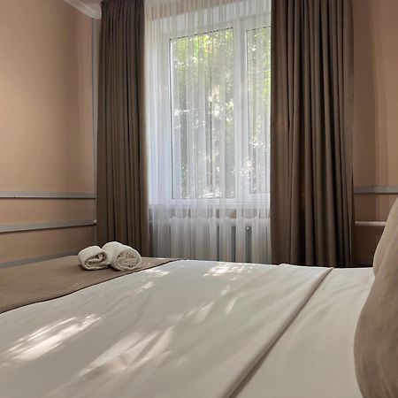 Kausar Hotel Bishkek Ngoại thất bức ảnh