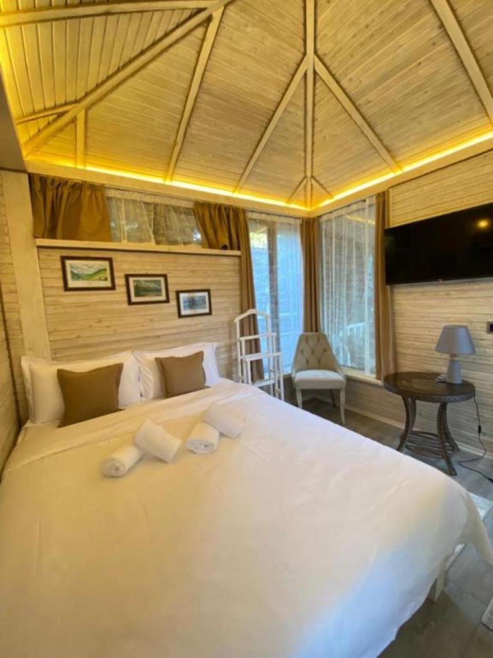 Kausar Hotel Bishkek Ngoại thất bức ảnh