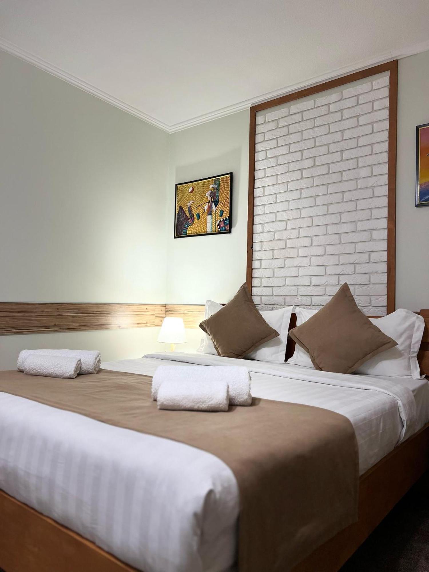 Kausar Hotel Bishkek Ngoại thất bức ảnh