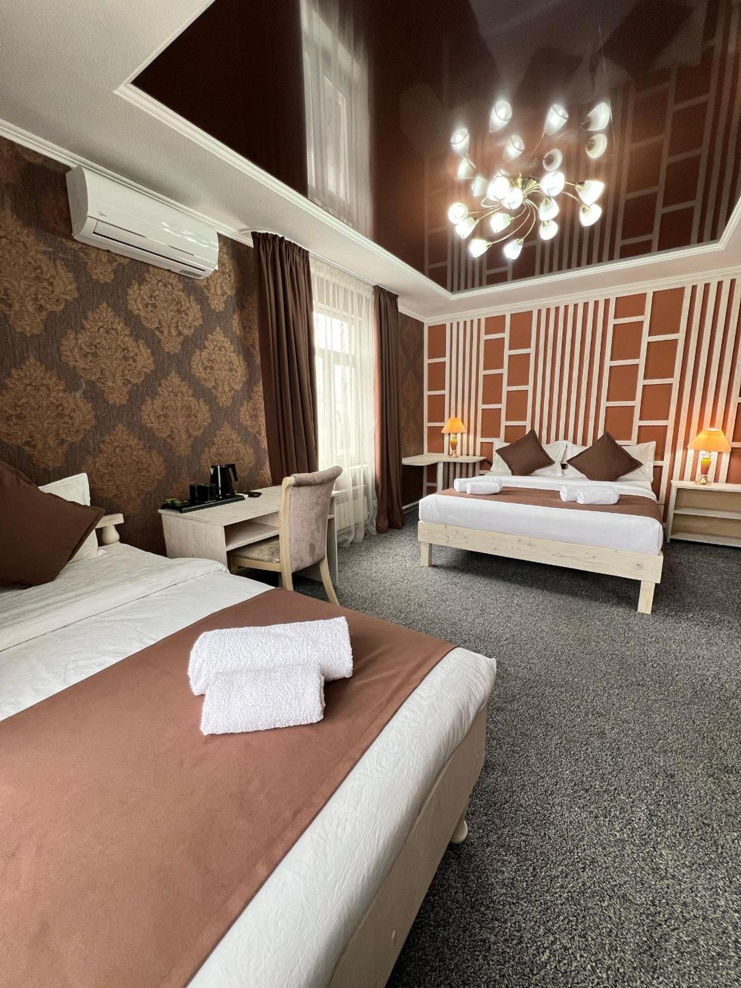 Kausar Hotel Bishkek Ngoại thất bức ảnh