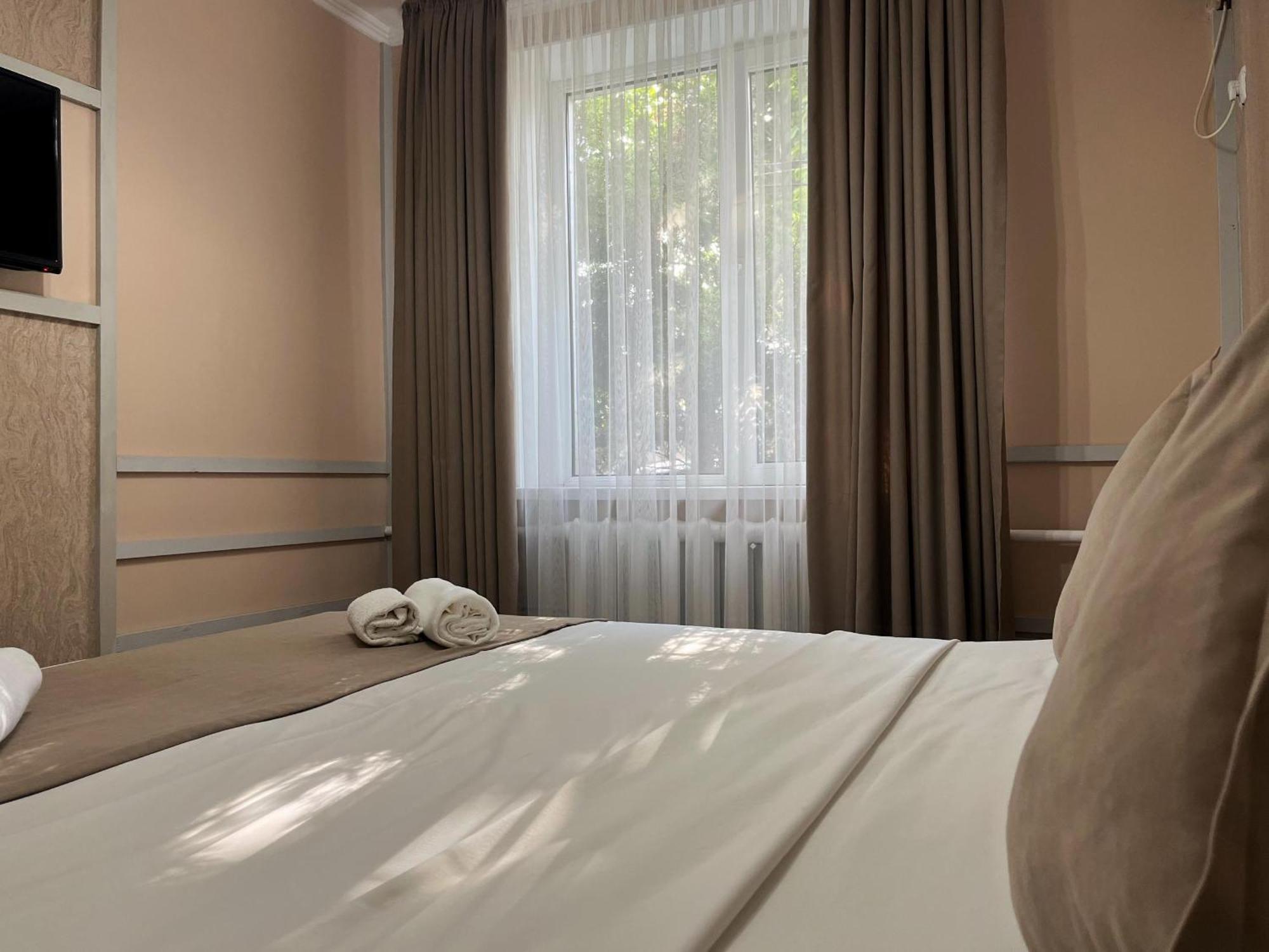 Kausar Hotel Bishkek Ngoại thất bức ảnh