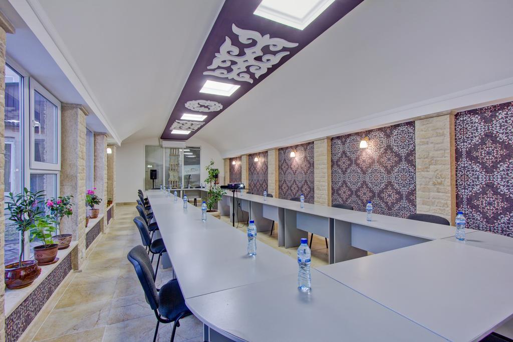 Kausar Hotel Bishkek Ngoại thất bức ảnh