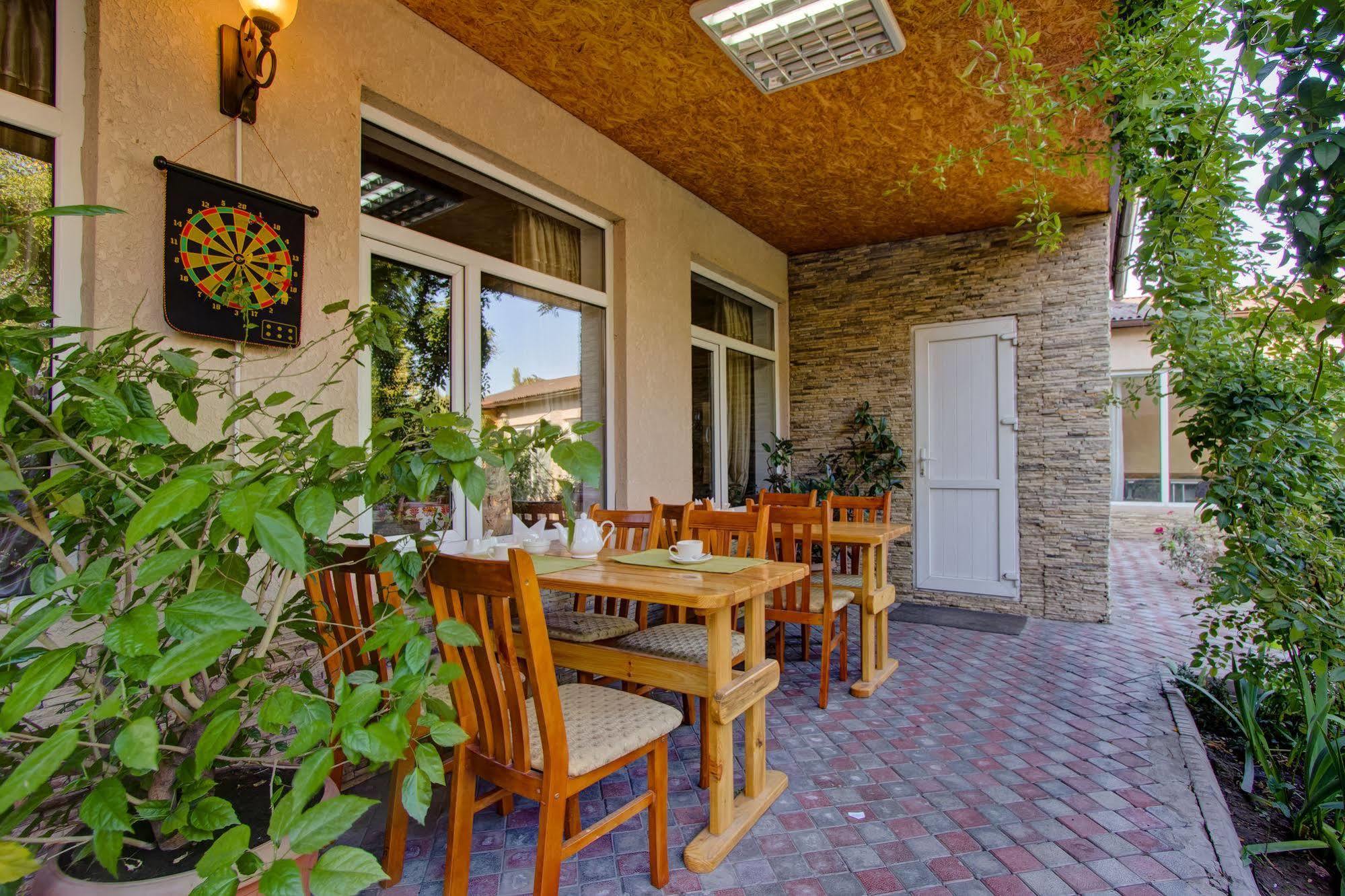 Kausar Hotel Bishkek Ngoại thất bức ảnh